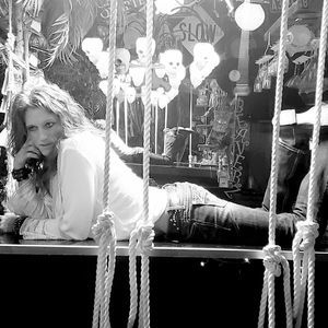 Meet your Posher, Corrie